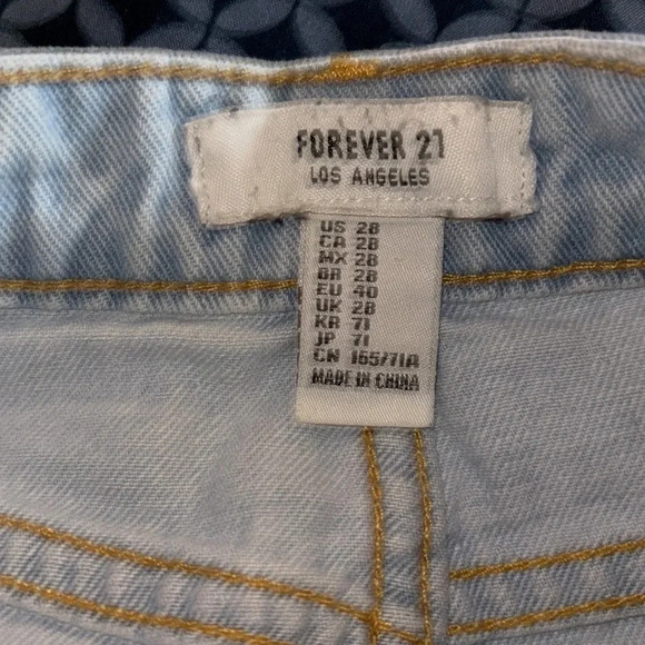 FOREVER 21 distressed jean  Mini skirt with a frayed hem Sz 28 - Picture 4 of 11